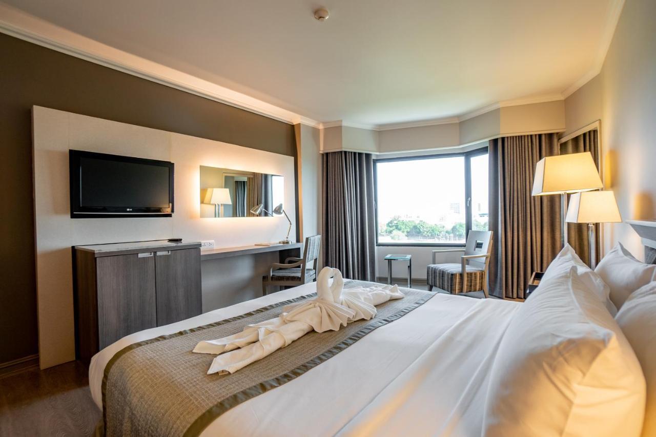 The Grand Riverside Hotel Phitsanulok Exterior photo