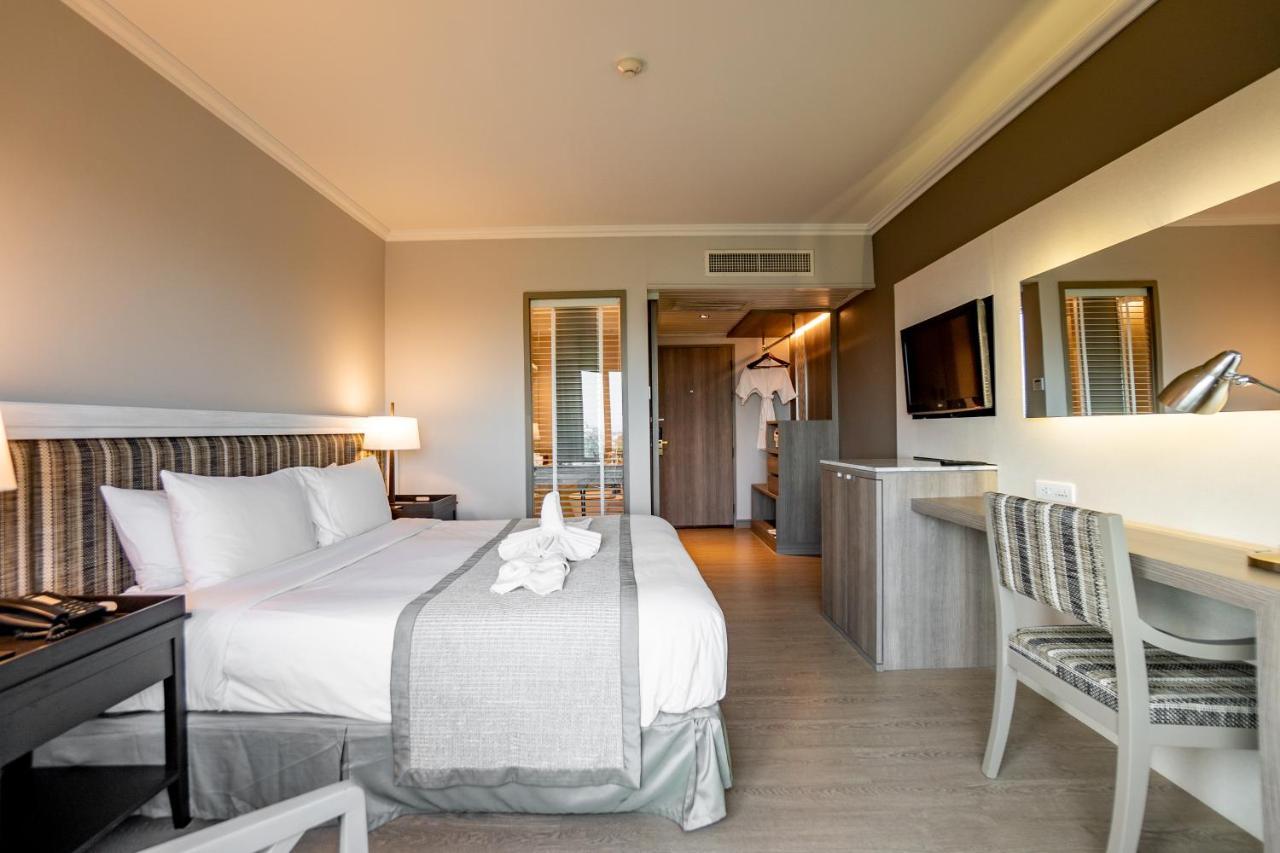 The Grand Riverside Hotel Phitsanulok Exterior photo