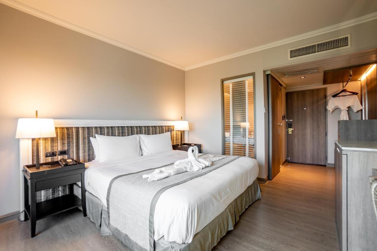 The Grand Riverside Hotel Phitsanulok Exterior photo