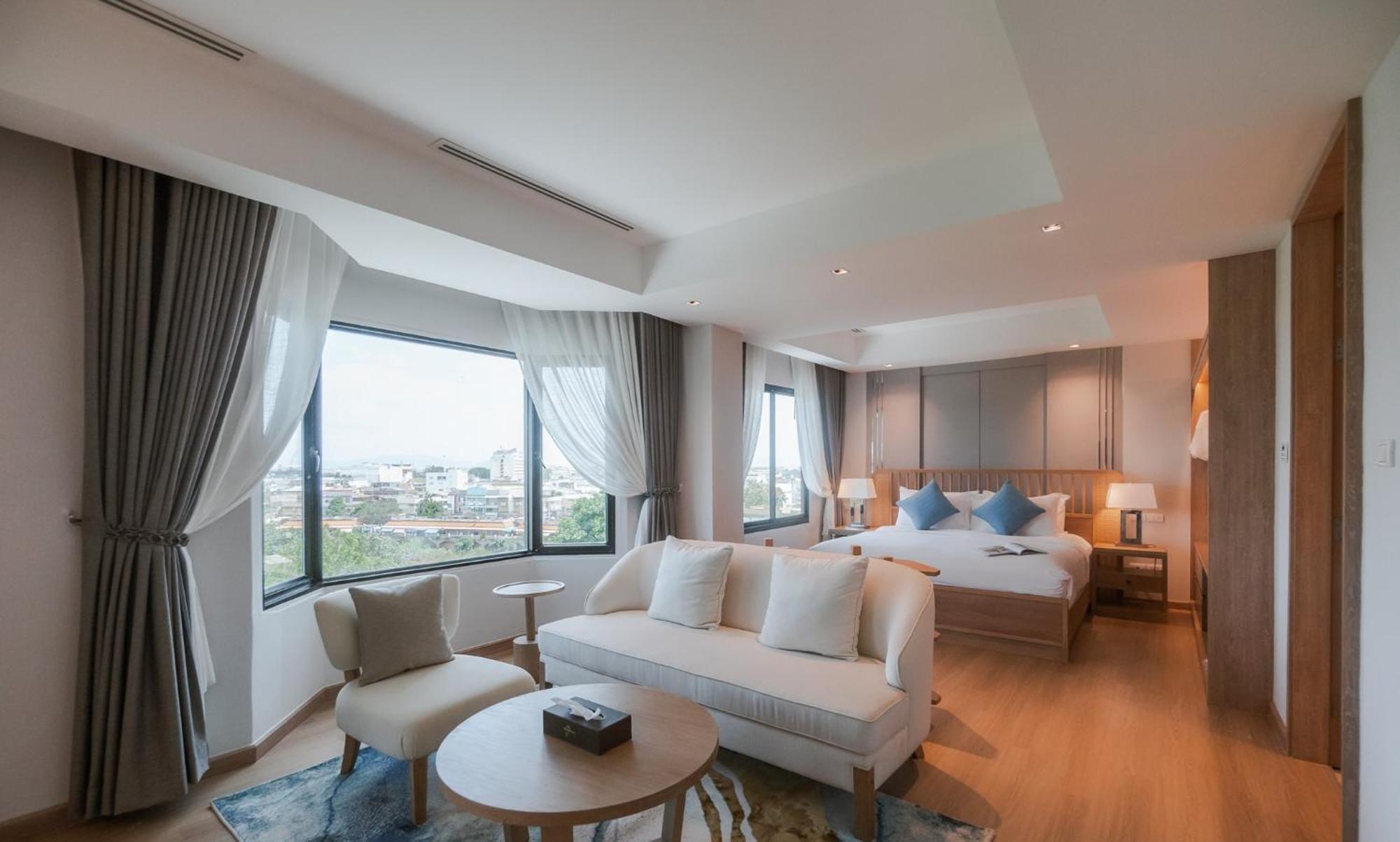 The Grand Riverside Hotel Phitsanulok Exterior photo