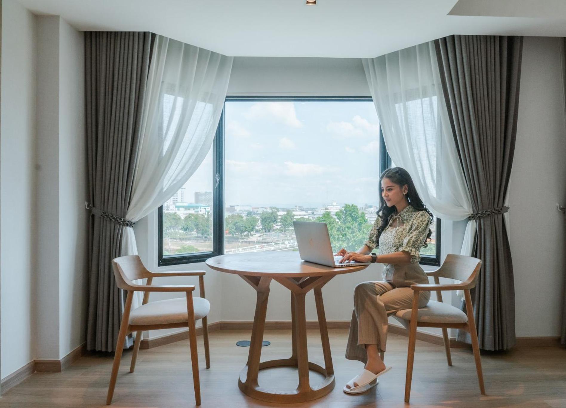 The Grand Riverside Hotel Phitsanulok Exterior photo